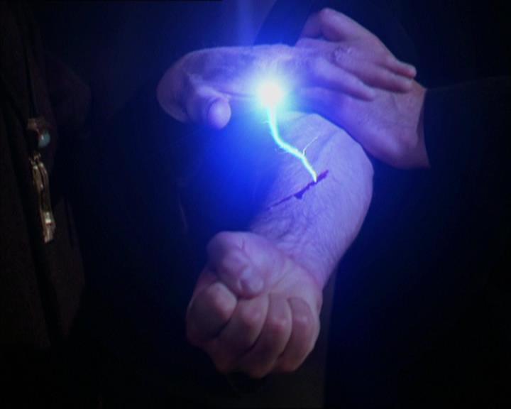 Charmed-Online-dot-320LookWhosBarking0773.jpg Charmed-Online-dot-320LookWhosBarking0773.jpg