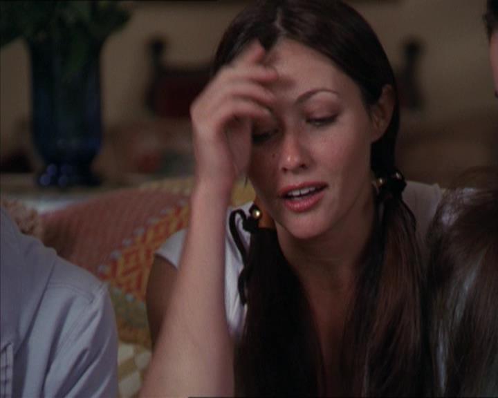 Charmed-Online-dot-320LookWhosBarking0822.jpg Charmed-Online-dot-320LookWhosBarking0822.jpg