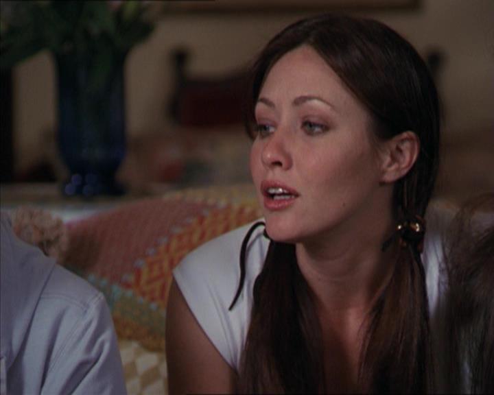 Charmed-Online-dot-320LookWhosBarking0843.jpg Charmed-Online-dot-320LookWhosBarking0843.jpg