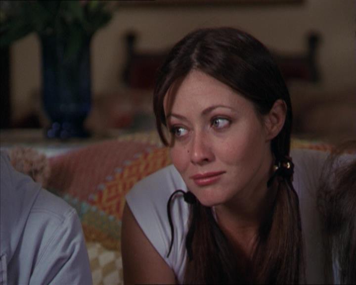 Charmed-Online-dot-320LookWhosBarking0847.jpg Charmed-Online-dot-320LookWhosBarking0847.jpg