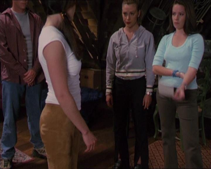 Charmed-Online-dot-320LookWhosBarking0866.jpg Charmed-Online-dot-320LookWhosBarking0866.jpg