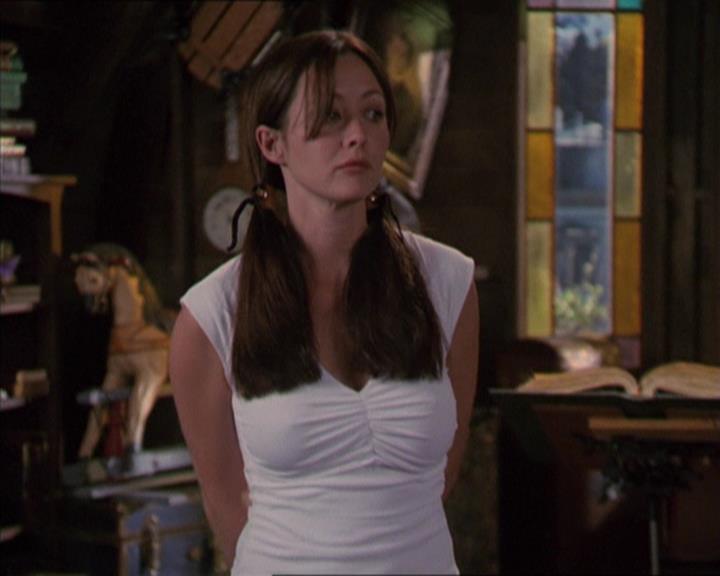 Charmed-Online-dot-320LookWhosBarking0885.jpg Charmed-Online-dot-320LookWhosBarking0885.jpg