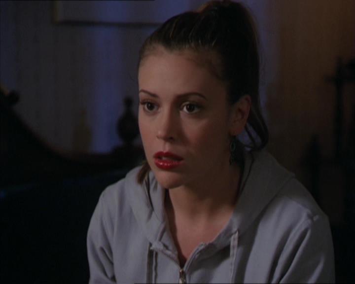 Charmed-Online-dot-320LookWhosBarking1021.jpg Charmed-Online-dot-320LookWhosBarking1021.jpg