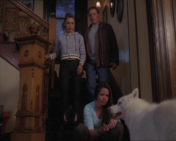 Charmed-Online-dot-320LookWhosBarking1046.jpg Charmed-Online-dot-320LookWhosBarking1046.jpg