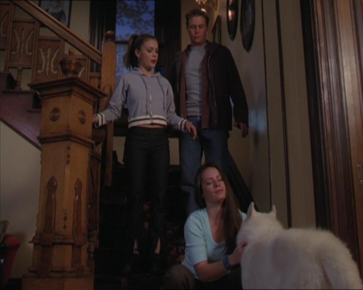 Charmed-Online-dot-320LookWhosBarking1048.jpg Charmed-Online-dot-320LookWhosBarking1048.jpg