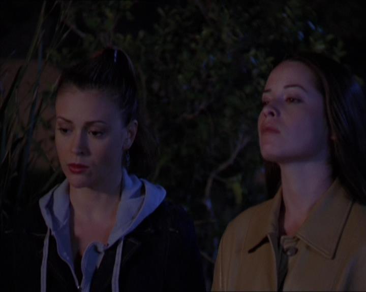 Charmed-Online-dot-320LookWhosBarking1087.jpg Charmed-Online-dot-320LookWhosBarking1087.jpg