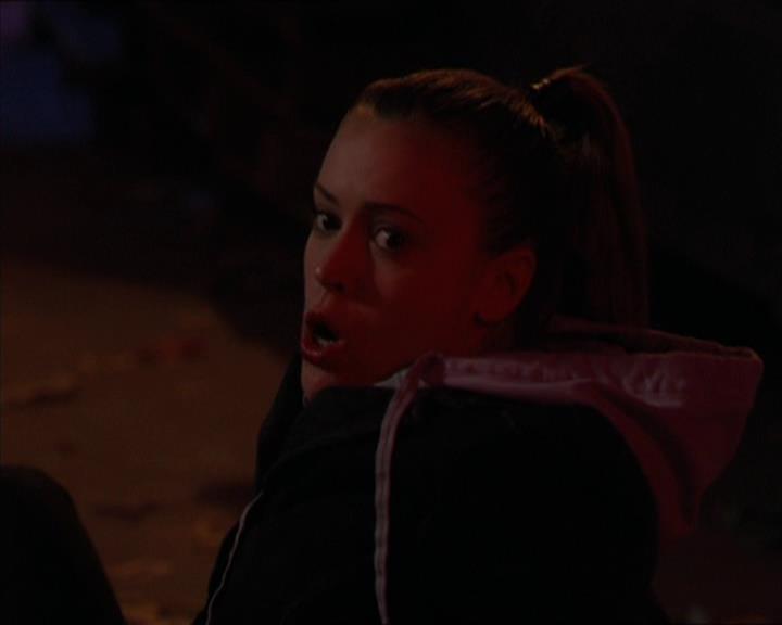 Charmed-Online-dot-320LookWhosBarking1184.jpg Charmed-Online-dot-320LookWhosBarking1184.jpg