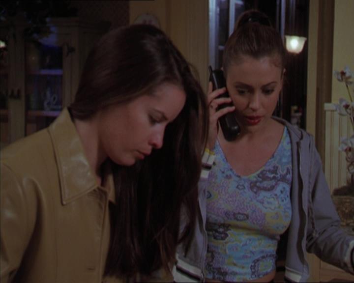 Charmed-Online-dot-320LookWhosBarking1248.jpg Charmed-Online-dot-320LookWhosBarking1248.jpg