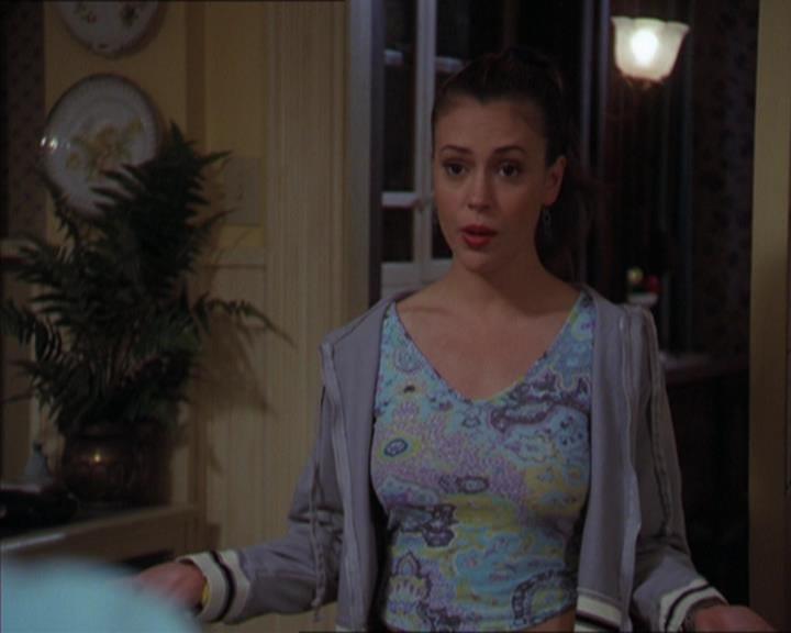 Charmed-Online-dot-320LookWhosBarking1305.jpg Charmed-Online-dot-320LookWhosBarking1305.jpg