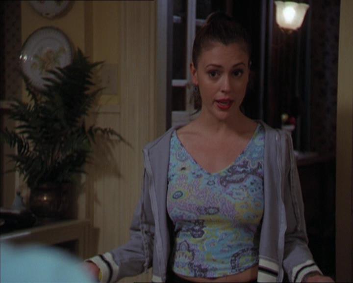 Charmed-Online-dot-320LookWhosBarking1306.jpg Charmed-Online-dot-320LookWhosBarking1306.jpg