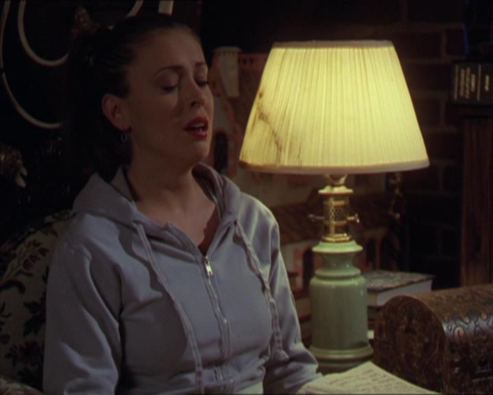 Charmed-Online-dot-320LookWhosBarking1342.jpg Charmed-Online-dot-320LookWhosBarking1342.jpg