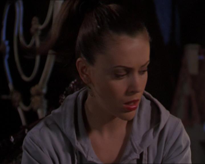 Charmed-Online-dot-320LookWhosBarking1398.jpg Charmed-Online-dot-320LookWhosBarking1398.jpg