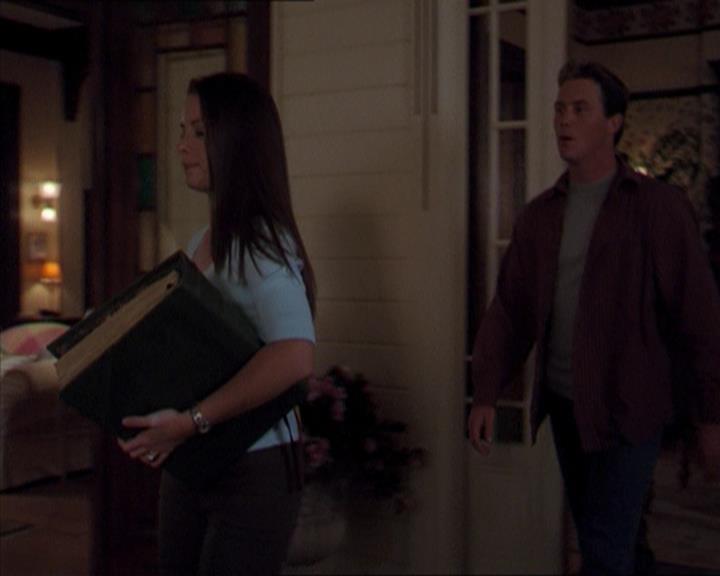 Charmed-Online-dot-320LookWhosBarking1723.jpg Charmed-Online-dot-320LookWhosBarking1723.jpg