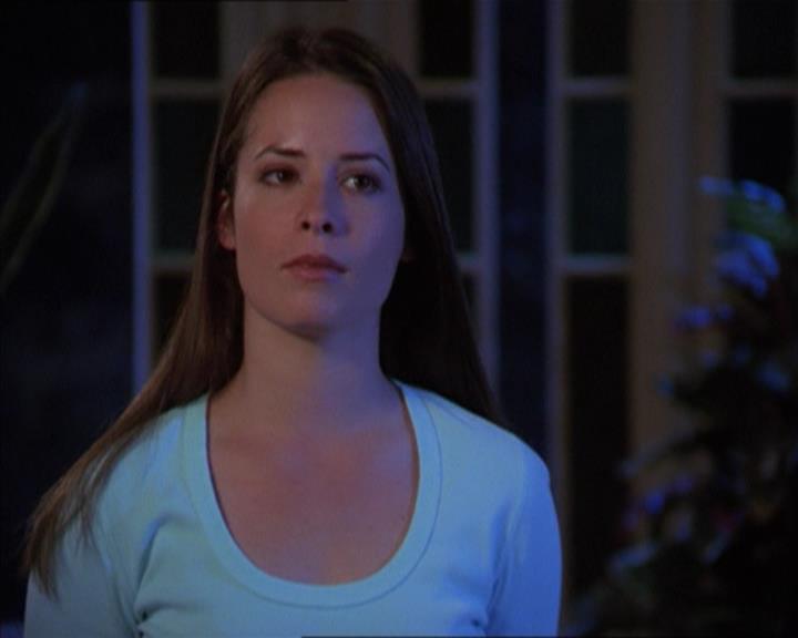 Charmed-Online-dot-320LookWhosBarking1802.jpg Charmed-Online-dot-320LookWhosBarking1802.jpg