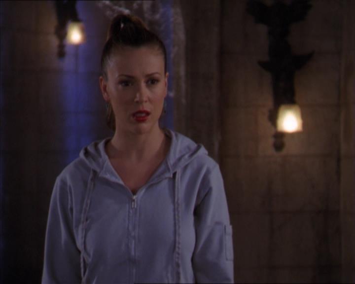 Charmed-Online-dot-320LookWhosBarking2109.jpg Charmed-Online-dot-320LookWhosBarking2109.jpg