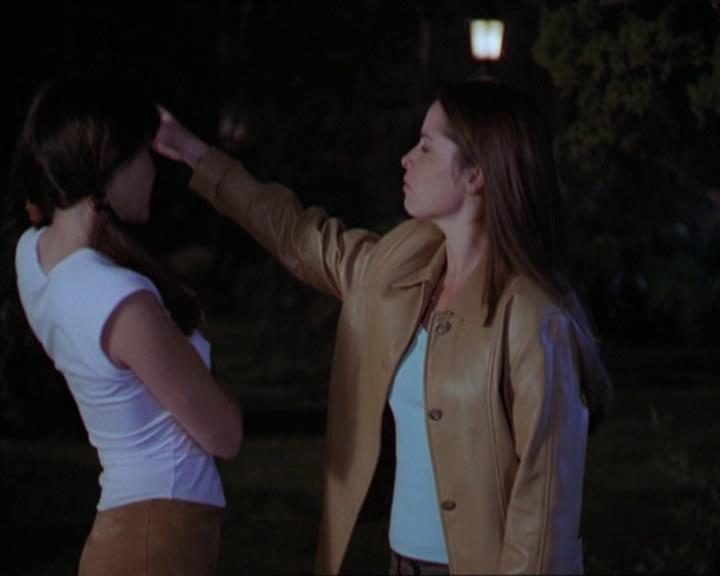 Charmed-Online-dot-320LookWhosBarking2192.jpg Charmed-Online-dot-320LookWhosBarking2192.jpg