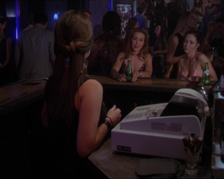 Charmed-Online-dot-320LookWhosBarking2248.jpg Charmed-Online-dot-320LookWhosBarking2248.jpg