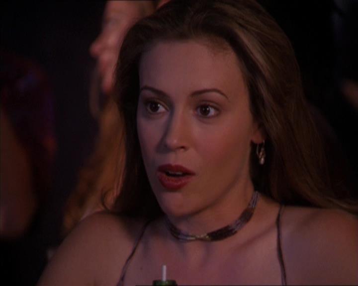 Charmed-Online-dot-320LookWhosBarking2291.jpg Charmed-Online-dot-320LookWhosBarking2291.jpg