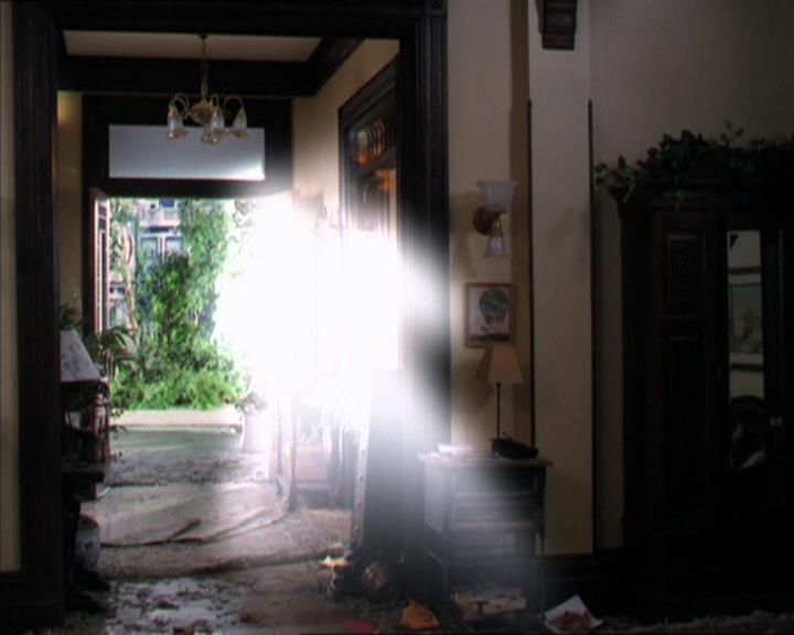 Charmed-Online-dot-322AllHellBreaksLoose0140.jpg Charmed-Online-dot-322AllHellBreaksLoose0140.jpg