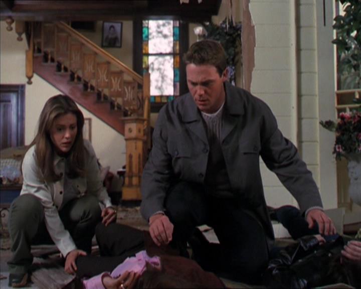 Charmed-Online-dot-322AllHellBreaksLoose0160.jpg