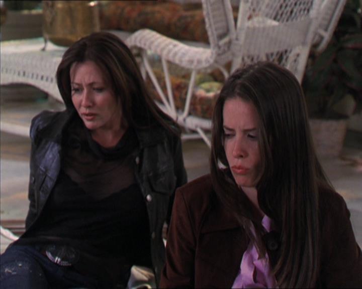 Charmed-Online-dot-322AllHellBreaksLoose0187.jpg