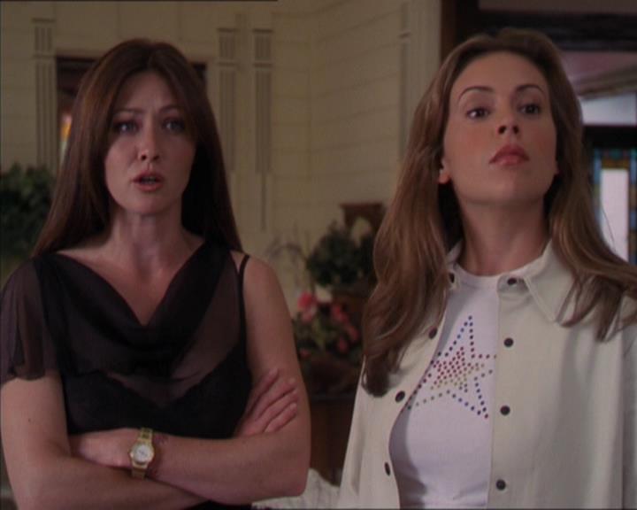 Charmed-Online-dot-322AllHellBreaksLoose0422.jpg Charmed-Online-dot-322AllHellBreaksLoose0422.jpg