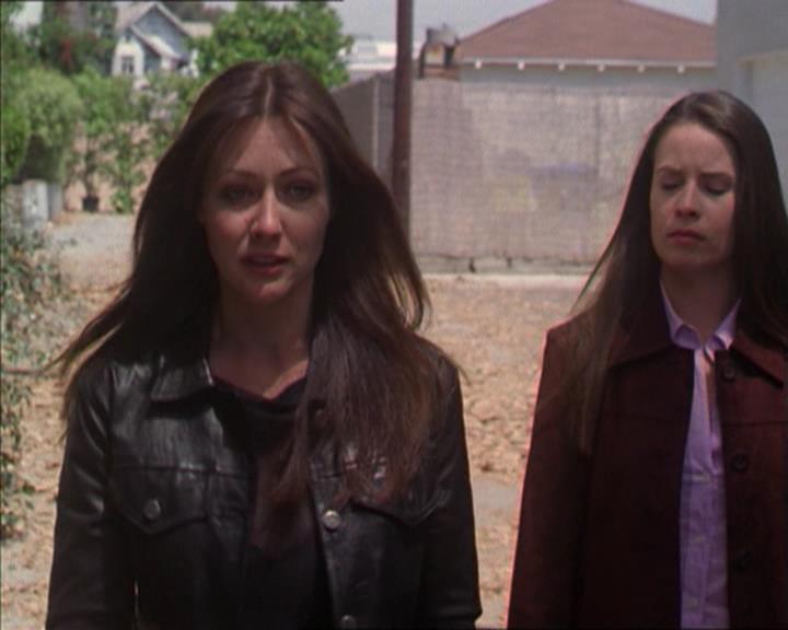 Charmed-Online-dot-322AllHellBreaksLoose0661.jpg Charmed-Online-dot-322AllHellBreaksLoose0661.jpg
