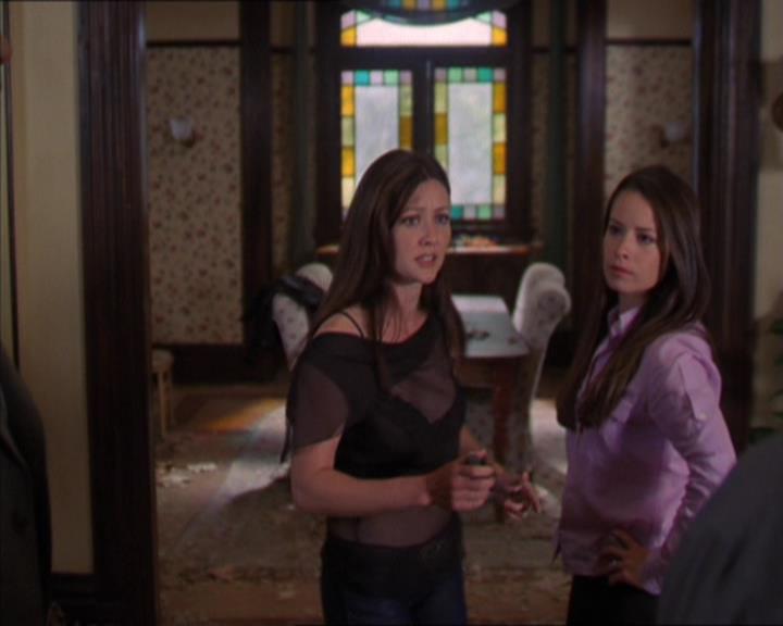 Charmed-Online-dot-322AllHellBreaksLoose0938.jpg Charmed-Online-dot-322AllHellBreaksLoose0938.jpg