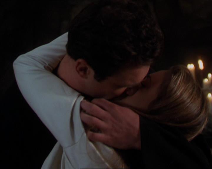 Charmed-Online-dot-322AllHellBreaksLoose1030.jpg Charmed-Online-dot-322AllHellBreaksLoose1030.jpg