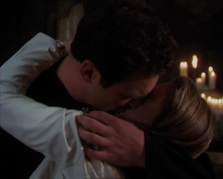 Charmed-Online-dot-322AllHellBreaksLoose1032.jpg Charmed-Online-dot-322AllHellBreaksLoose1032.jpg