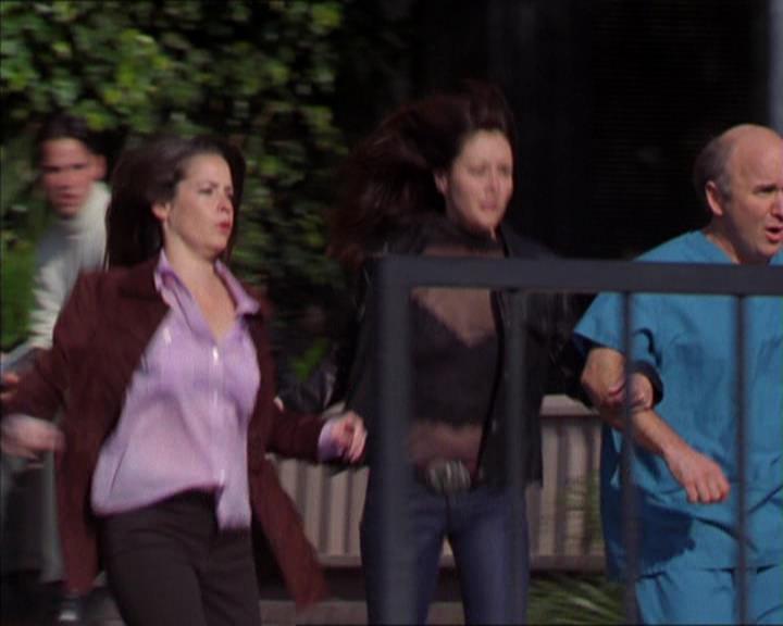 Charmed-Online-dot-322AllHellBreaksLoose1086.jpg Charmed-Online-dot-322AllHellBreaksLoose1086.jpg