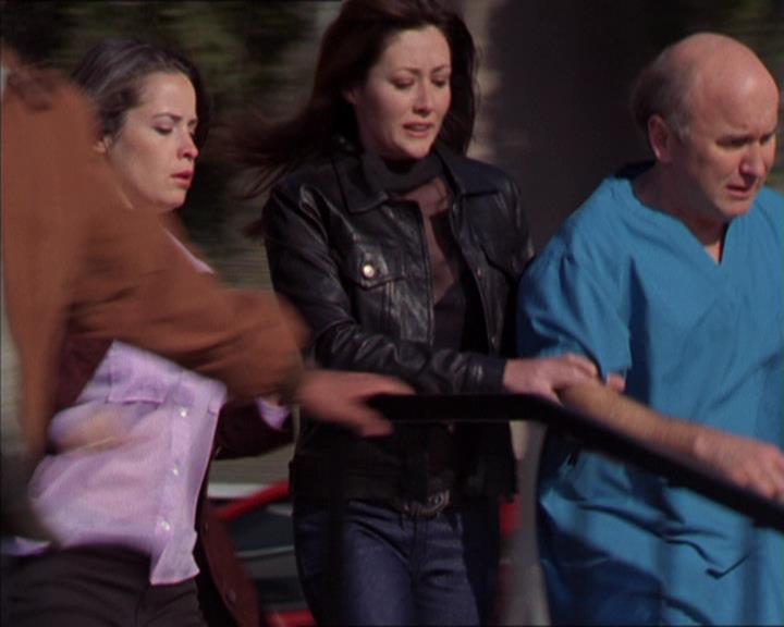 Charmed-Online-dot-322AllHellBreaksLoose1088.jpg