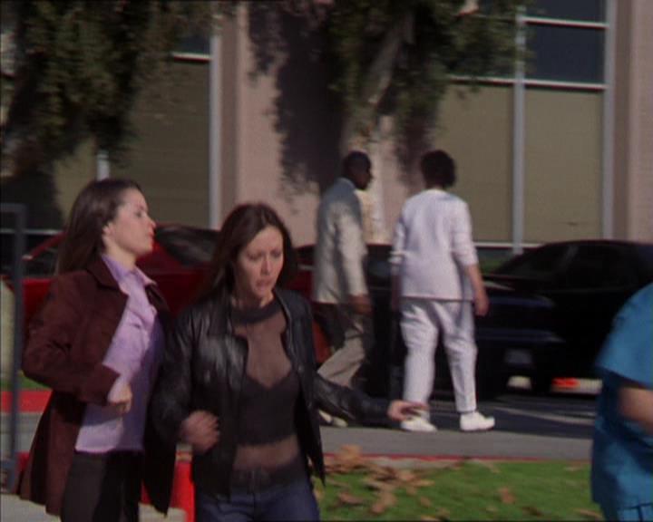 Charmed-Online-dot-322AllHellBreaksLoose1090.jpg