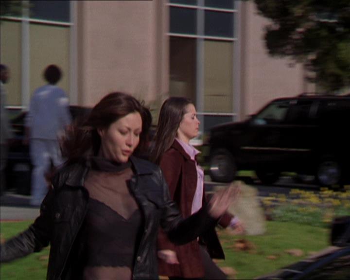 Charmed-Online-dot-322AllHellBreaksLoose1091.jpg