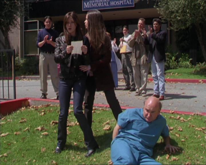 Charmed-Online-dot-322AllHellBreaksLoose1121.jpg Charmed-Online-dot-322AllHellBreaksLoose1121.jpg