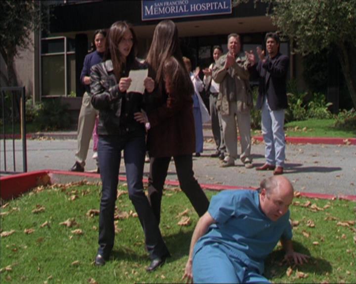 Charmed-Online-dot-322AllHellBreaksLoose1122.jpg Charmed-Online-dot-322AllHellBreaksLoose1122.jpg