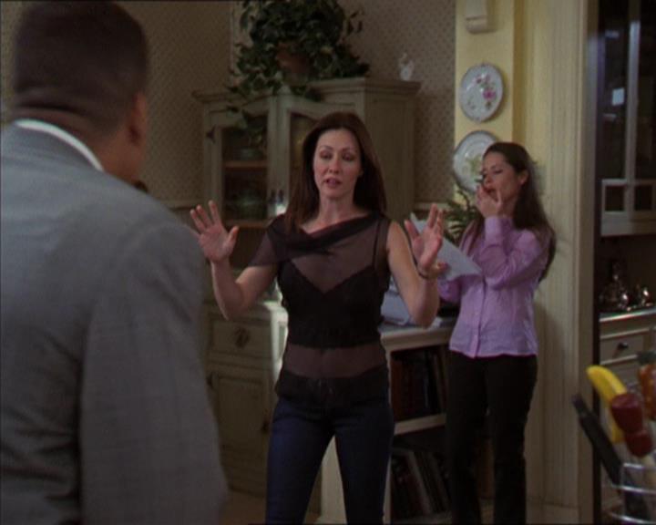 Charmed-Online-dot-322AllHellBreaksLoose1167.jpg