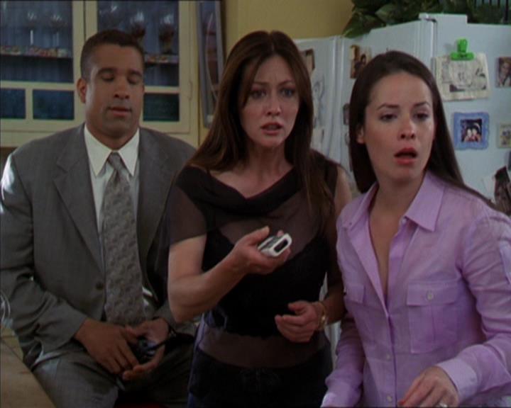 Charmed-Online-dot-322AllHellBreaksLoose1199.jpg