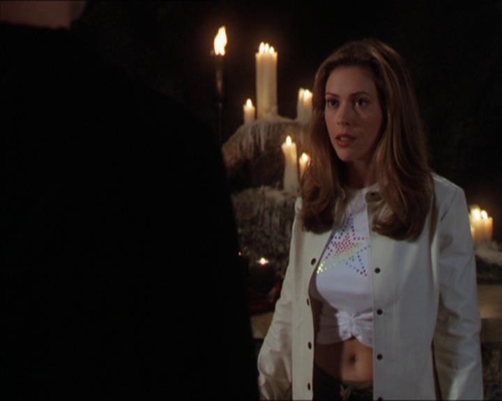 Charmed-Online-dot-322AllHellBreaksLoose1389.jpg Charmed-Online-dot-322AllHellBreaksLoose1389.jpg