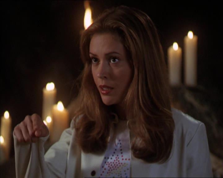 Charmed-Online-dot-322AllHellBreaksLoose1408.jpg Charmed-Online-dot-322AllHellBreaksLoose1408.jpg