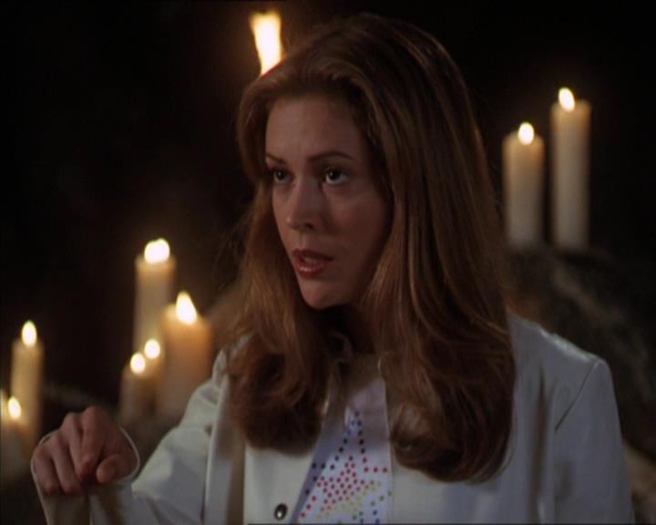 Charmed-Online-dot-322AllHellBreaksLoose1409.jpg Charmed-Online-dot-322AllHellBreaksLoose1409.jpg