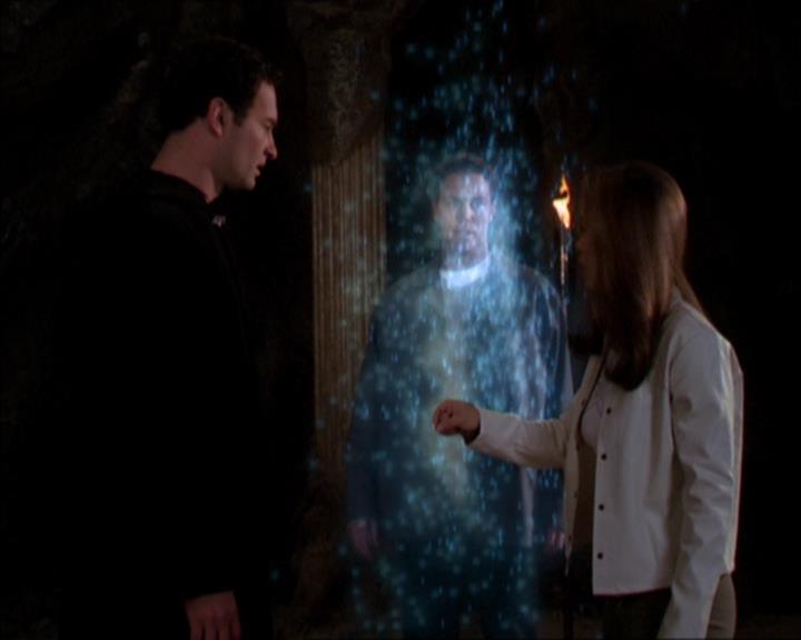 Charmed-Online-dot-322AllHellBreaksLoose1414.jpg Charmed-Online-dot-322AllHellBreaksLoose1414.jpg