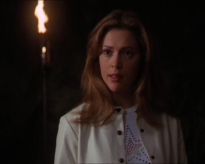 Charmed-Online-dot-322AllHellBreaksLoose1423.jpg Charmed-Online-dot-322AllHellBreaksLoose1423.jpg