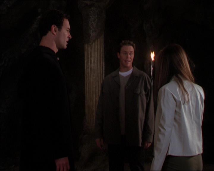 Charmed-Online-dot-322AllHellBreaksLoose1426.jpg Charmed-Online-dot-322AllHellBreaksLoose1426.jpg