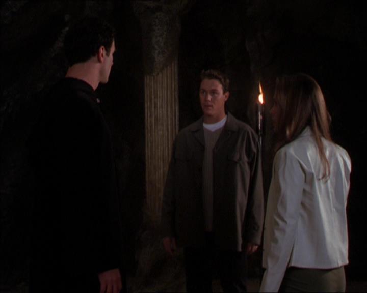 Charmed-Online-dot-322AllHellBreaksLoose1428.jpg Charmed-Online-dot-322AllHellBreaksLoose1428.jpg