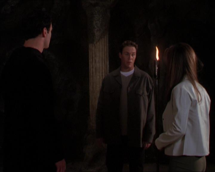 Charmed-Online-dot-322AllHellBreaksLoose1438.jpg Charmed-Online-dot-322AllHellBreaksLoose1438.jpg