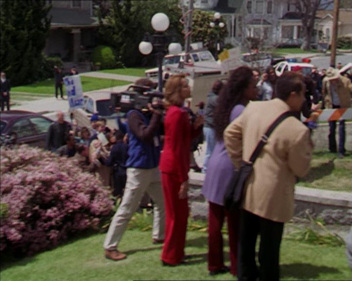 Charmed-Online-dot-322AllHellBreaksLoose1575.jpg Charmed-Online-dot-322AllHellBreaksLoose1575.jpg