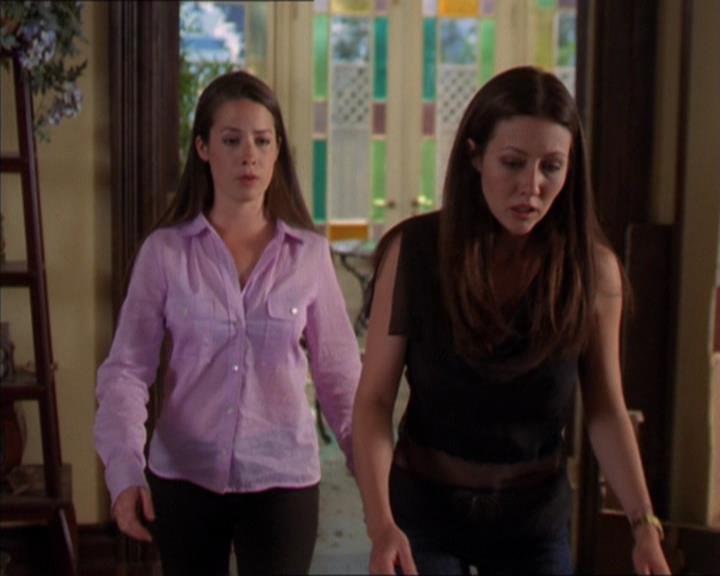 Charmed-Online-dot-322AllHellBreaksLoose1598.jpg Charmed-Online-dot-322AllHellBreaksLoose1598.jpg