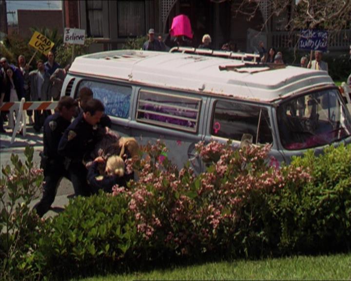 Charmed-Online-dot-322AllHellBreaksLoose1643.jpg Charmed-Online-dot-322AllHellBreaksLoose1643.jpg