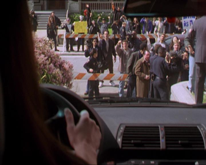 Charmed-Online-dot-322AllHellBreaksLoose1691.jpg Charmed-Online-dot-322AllHellBreaksLoose1691.jpg